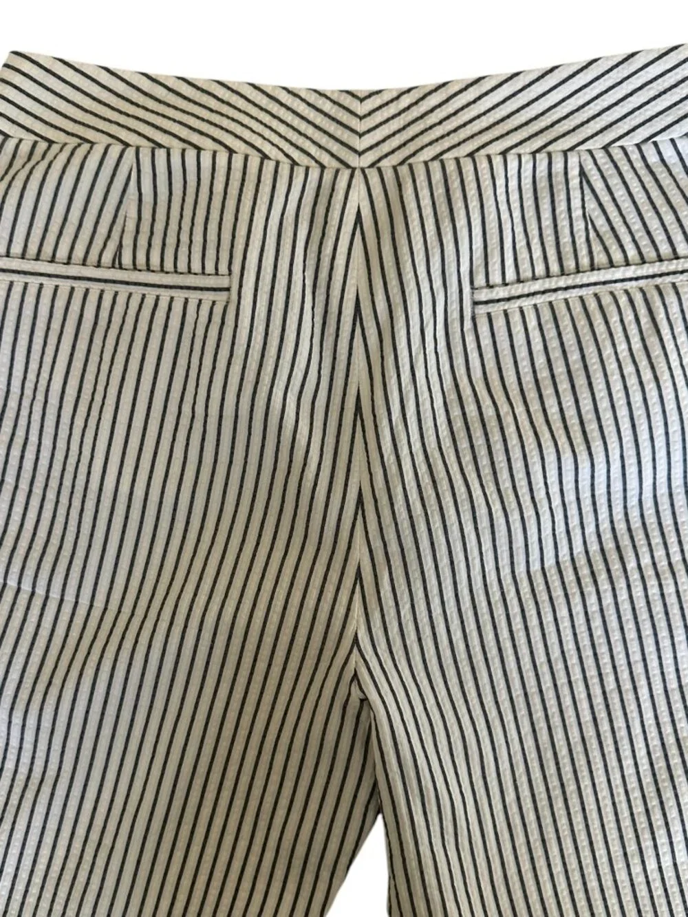 Lafayette 148 New York Striped Seersucker Pants Size 4, EUC - Picture 2 of 6